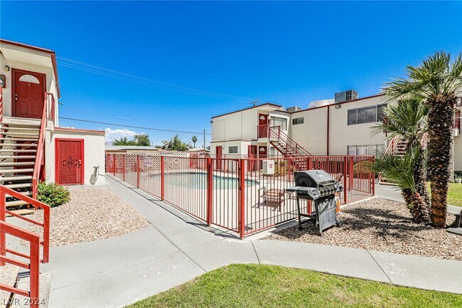 Foto del edificio - 5816 Bromley Ave