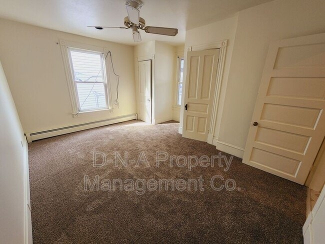 Building Photo - 503 Thomas St