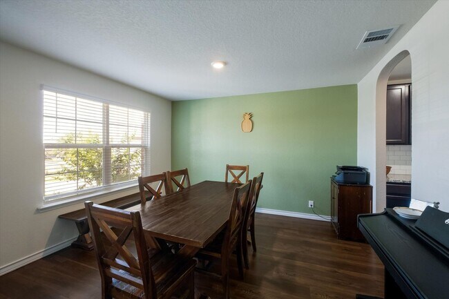 Foto del edificio - *Move In Special: Half off February 2026 Rent, If moved in by January*