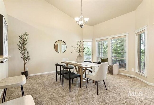 Building Photo - 3 Bedroom 2.5 Bath, 3 Car Garage w/Gorgeous Exterior