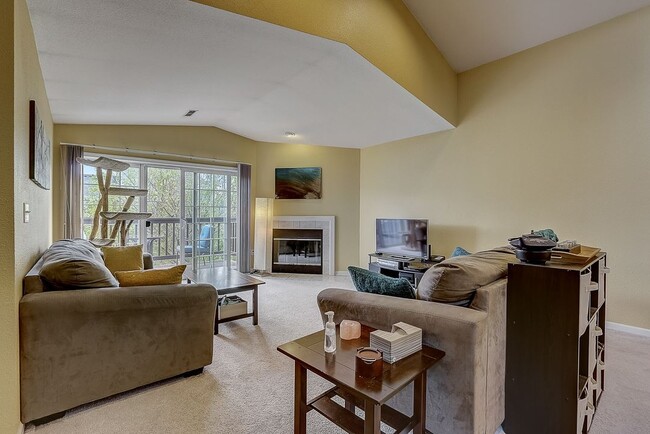 Building Photo - 5470 Patriot Dr
