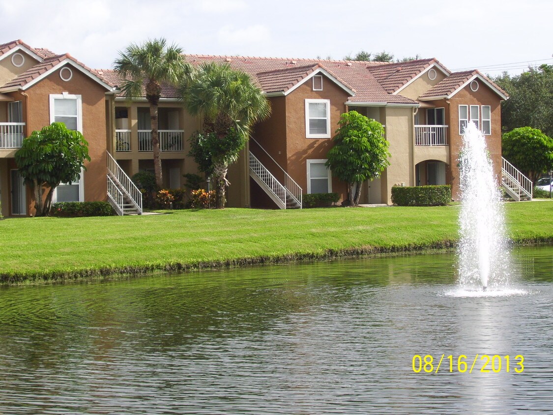 Foto principal - 2800 Giralda Cir W