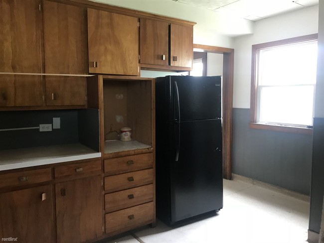 Building Photo - 3 br, 1 bath  - 334/336 W Mason 336 W Mason