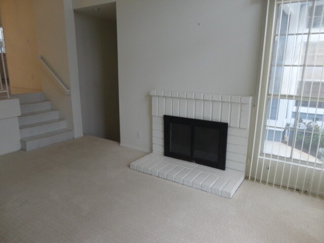 Building Photo - 876 Halyard