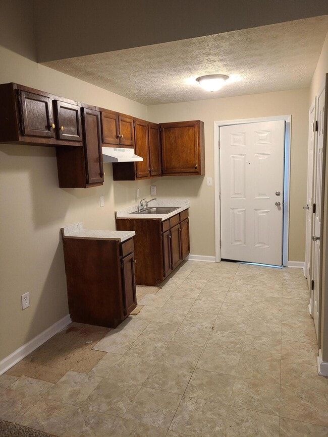 141 Weslee Way Unit 10, Hazard, KY 41701 Room for Rent in Hazard, KY