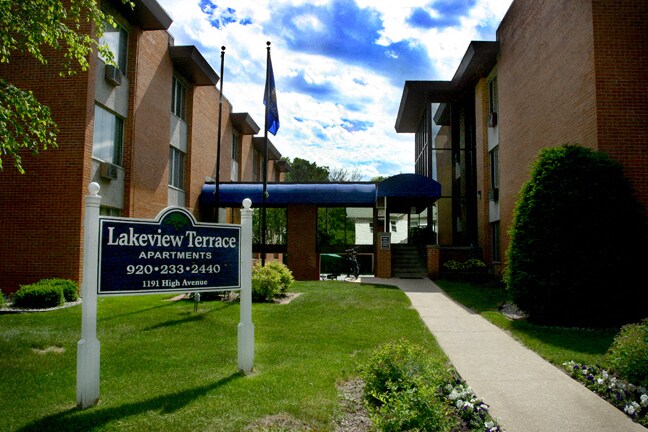 Lakeview Terrace Apartments - 1191 High Ave Oshkosh, WI