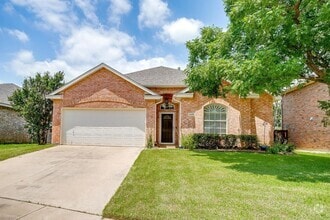Building Photo - 2608 Timberhill Dr