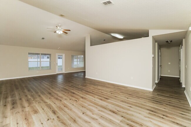 Building Photo - 11485 Viking St