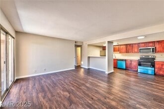 Building Photo - 5021 River Glen Dr