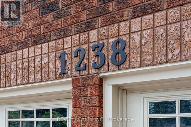 Building Photo - 1238 Playter Pl