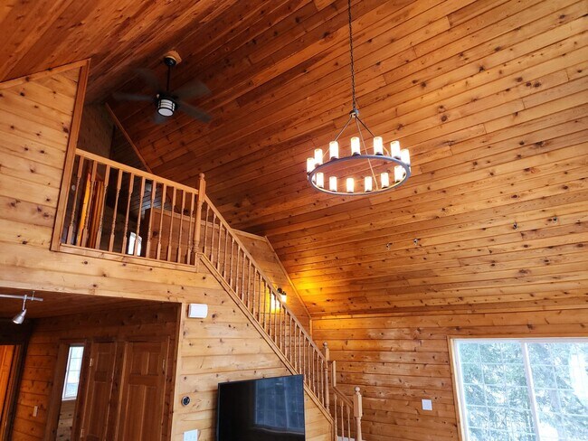 Building Photo - 3 bed 2.5 bath home in Eagle River