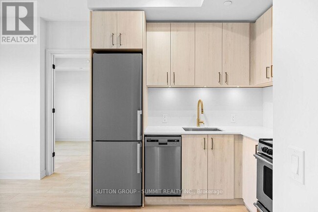 Photo du bâtiment - 8010 Derry Rd