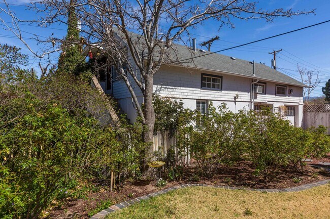 Foto del edificio - 1119 Tijeras Ave NW