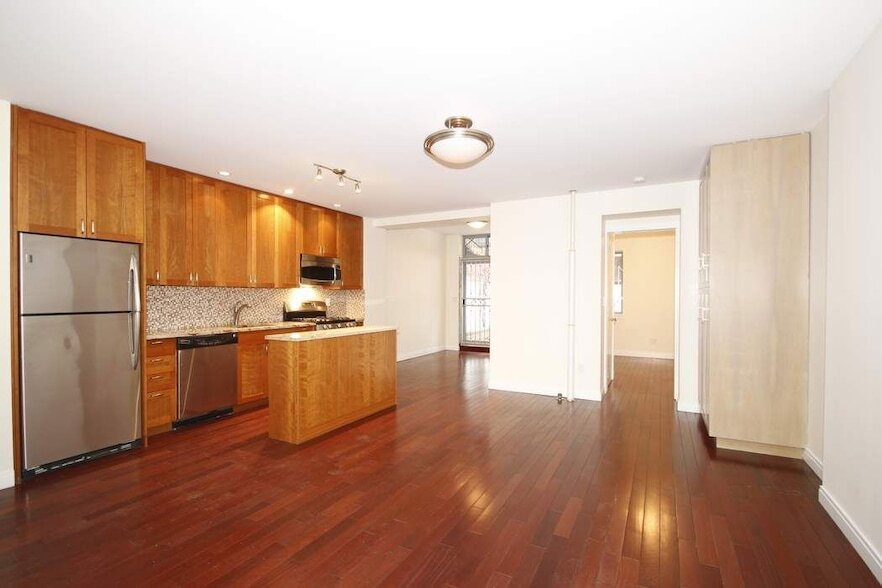 Foto principal - 134 W 87th St