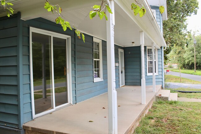 Building Photo - 210 E Riverside Dr
