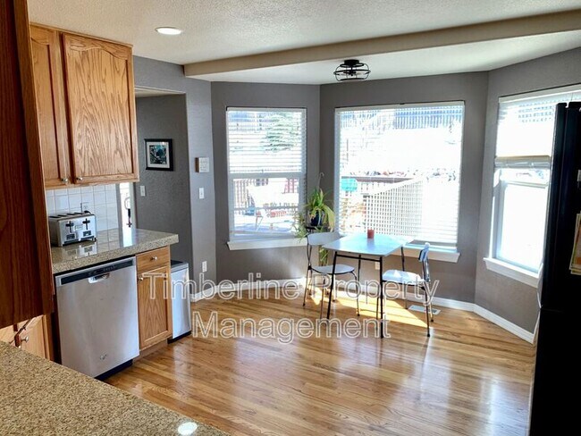 Foto del edificio - 2335 Amberwood Ln