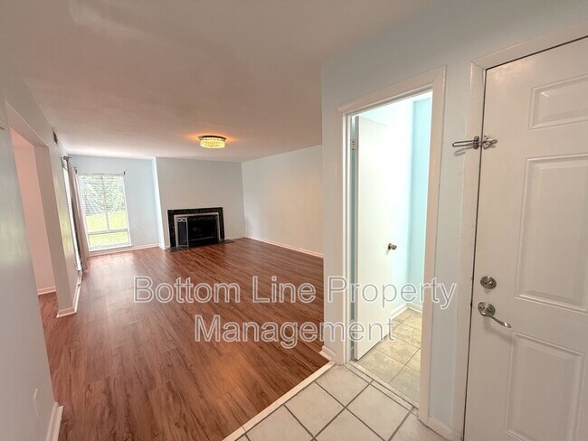 Foto del edificio - 7838 Hummingbird Ln