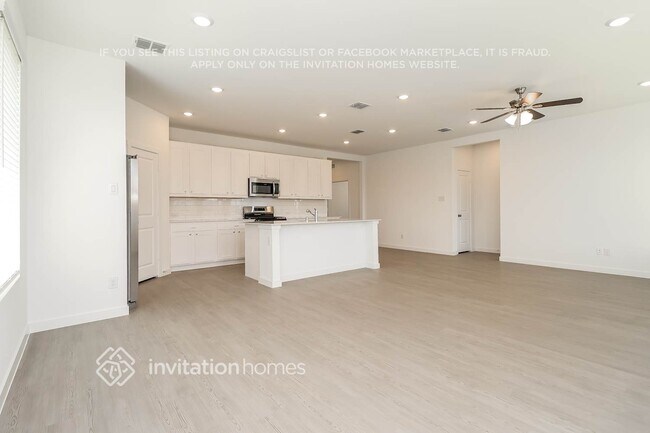 Building Photo - 320 Sedalia Trl