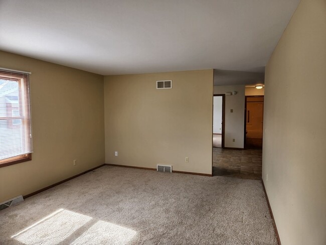 Foto del edificio - 500-504 Kings Lynn Rd