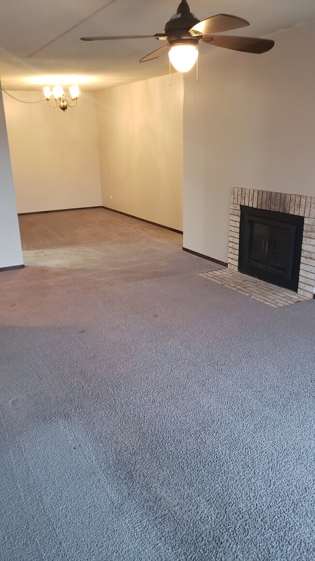 Living/dining rooms - 2086 Saint Johns Ave