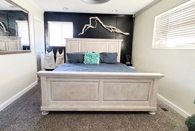 Building Photo - 4453 Fillmore Ave