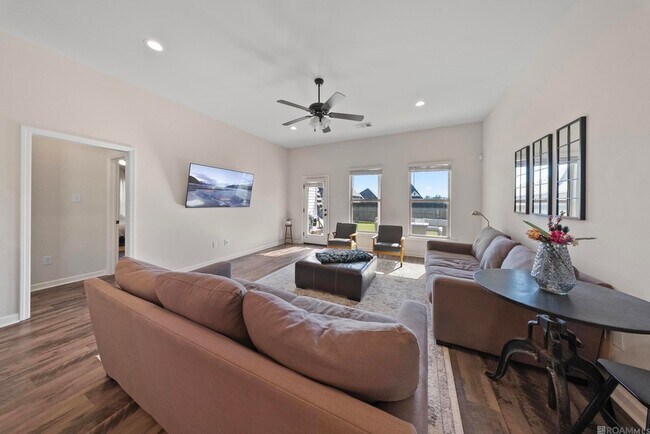 Foto del edificio - 1343 Rustic Pine Dr