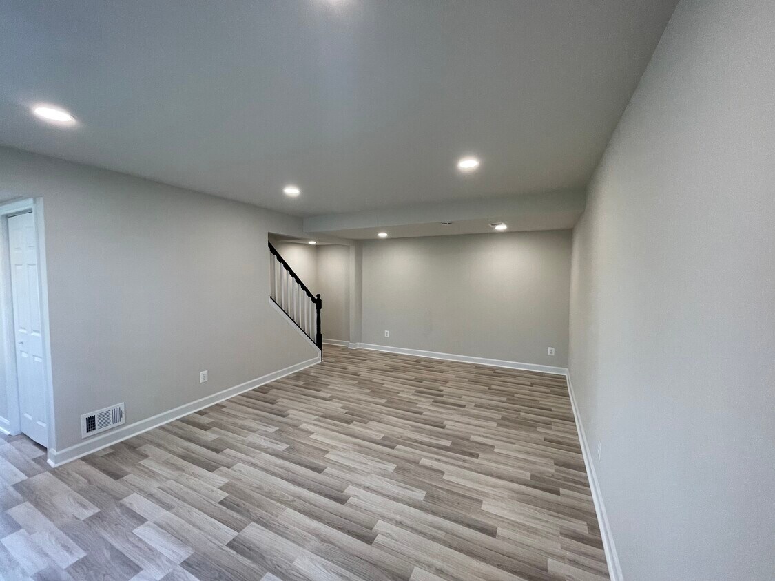 Primary Photo - 9854 Hagel Cir