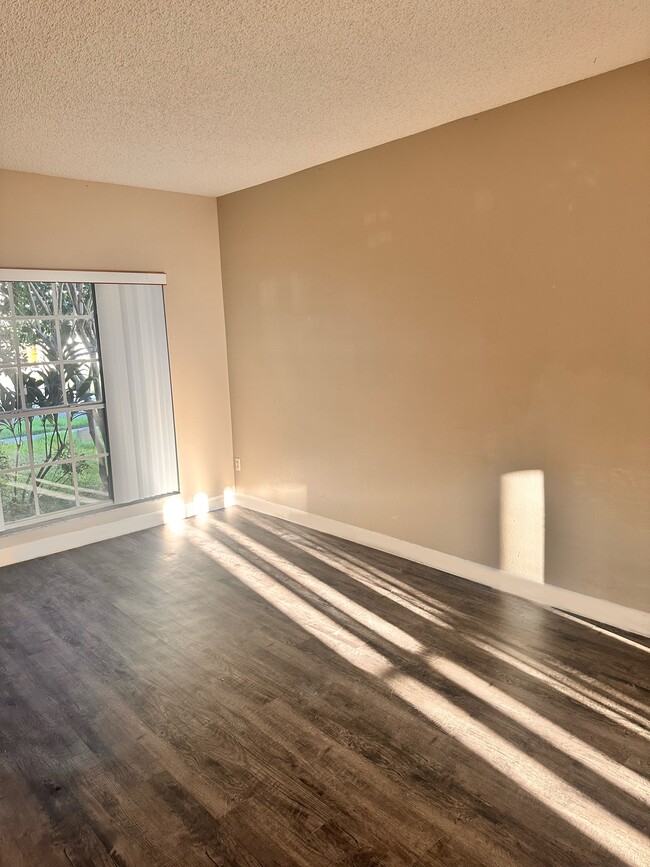 Building Photo - 4104 Oakberry Dr