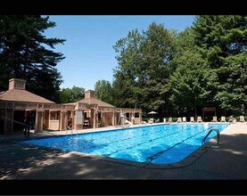 Building Photo - 65 Mallard Dr