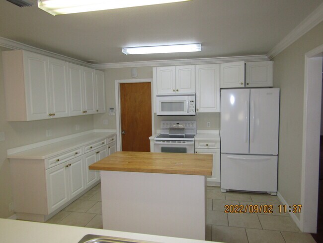 Building Photo - 736 Cadiz Rd