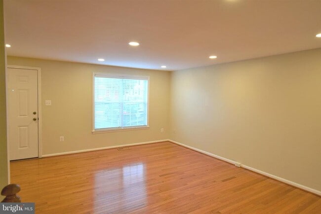 Building Photo - 6605 Briarleigh Way