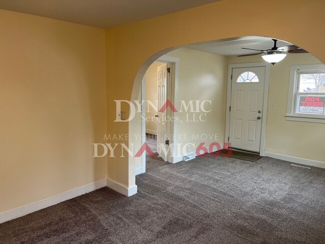 Building Photo - 3 Bedroom, 1 Bathroom House By Augustana &...
