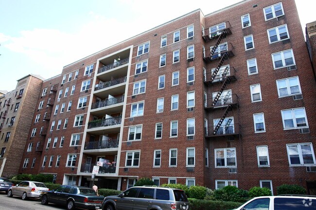 Building Photo - Imperial Sanford