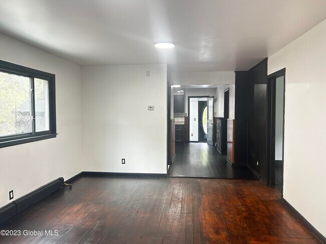 Building Photo - 33 Cheltingham Ave