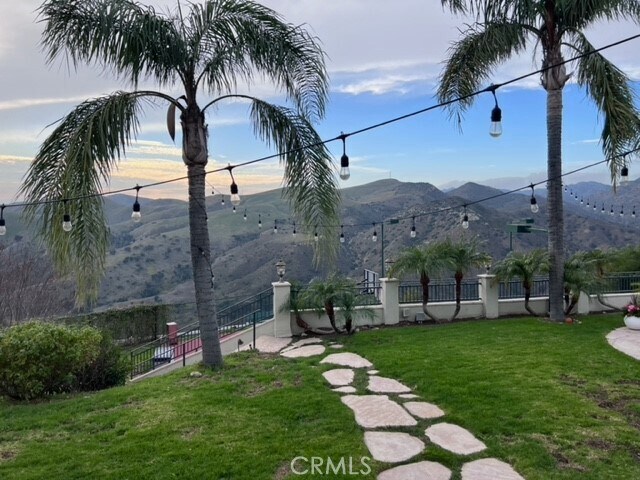 Foto del edificio - 343 Bell Cyn Rd