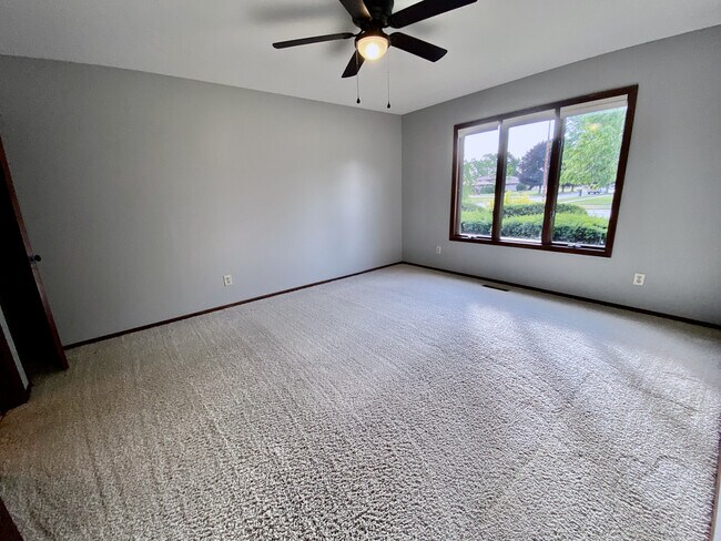 Building Photo - 115 Juniper Drive