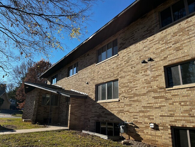 Building Photo - 480 8th St