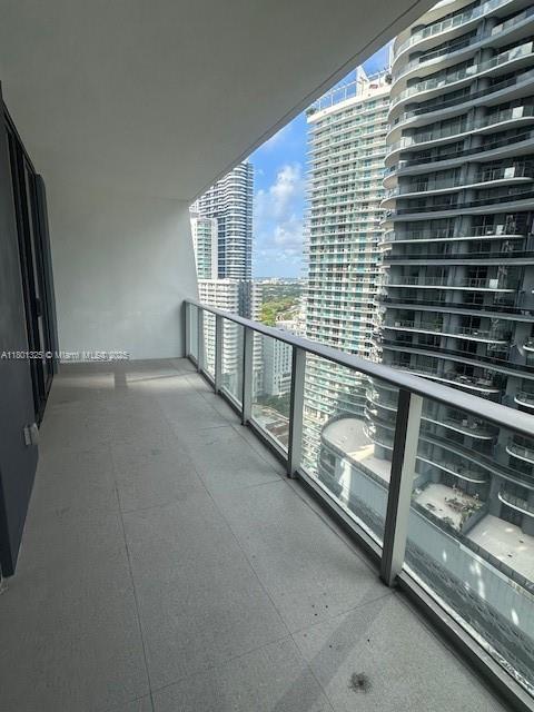 Building Photo - 1010 Brickell Ave