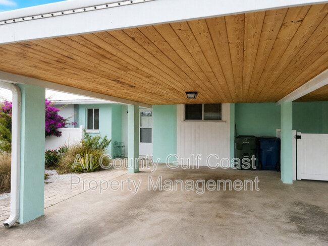 Building Photo - 325 Englewood Isles Pkwy