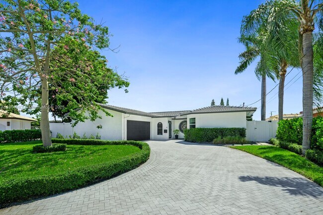 Foto del edificio - 2830 NE 56th Ct