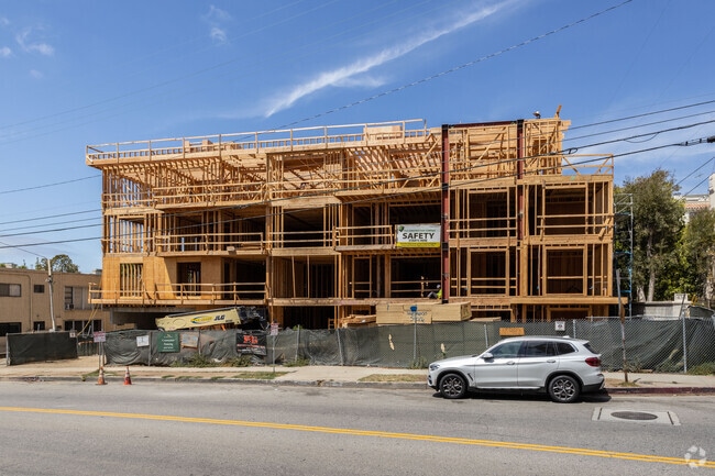 May 2022 - 505 S Barrington Ave