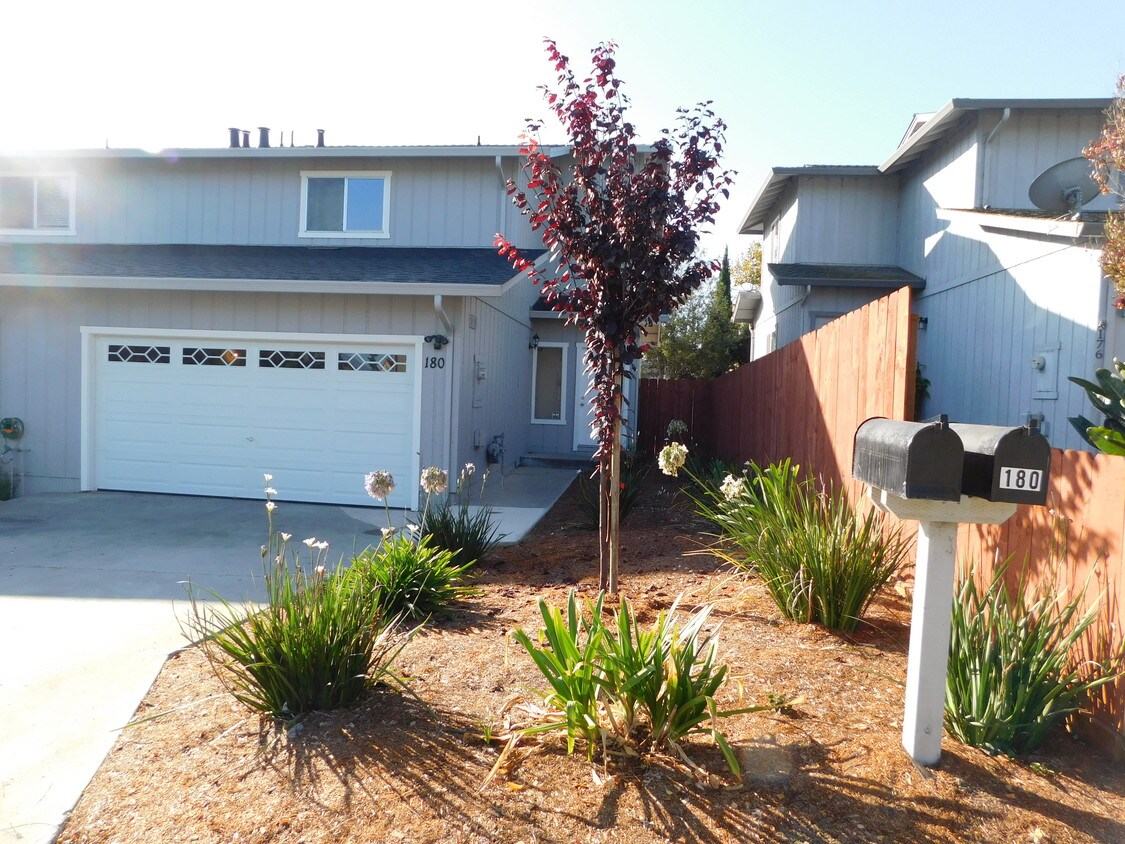 180 Montebello Dr, Watsonville, CA 95076 Townhome Rentals in