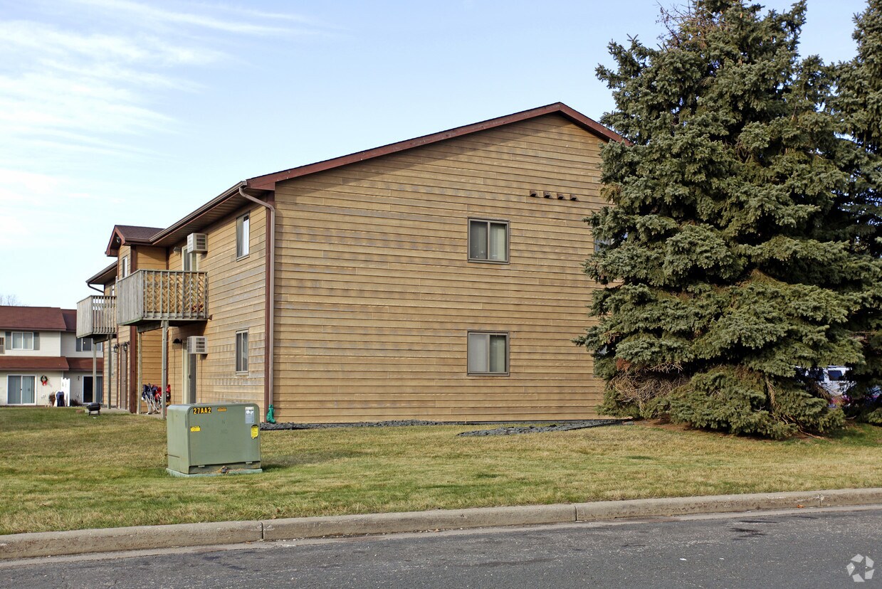 Building Photo - 1601 Redwood Dr