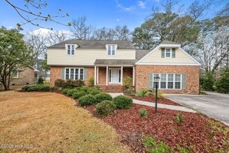 Building Photo - 327 Plantation Dr