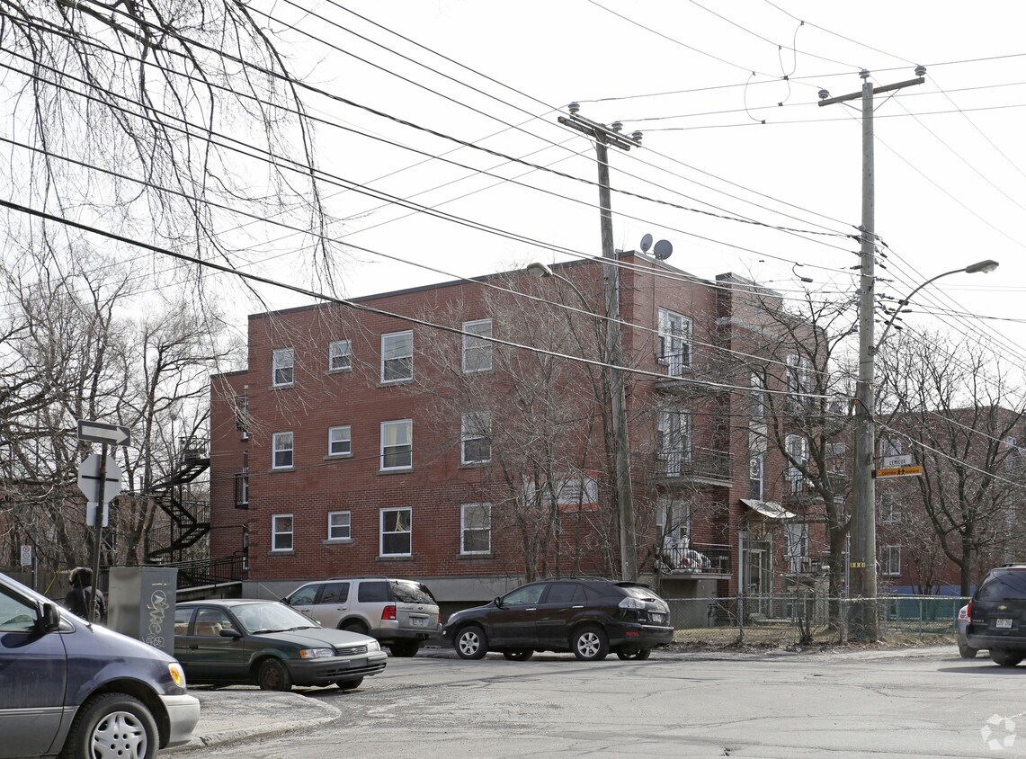 Primary Photo - 4920 Barclay