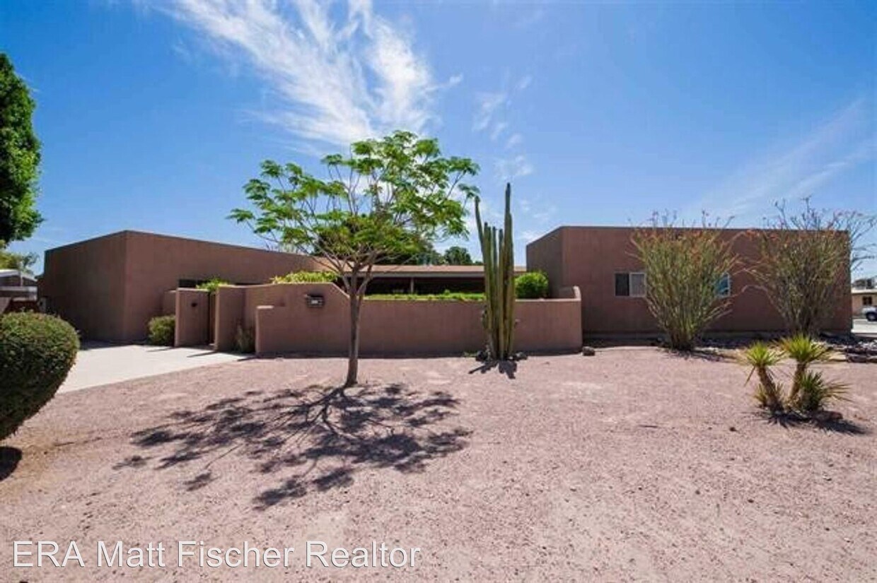 Primary Photo - 4 br, 3 bath House - 3099 S Arizona Avenue