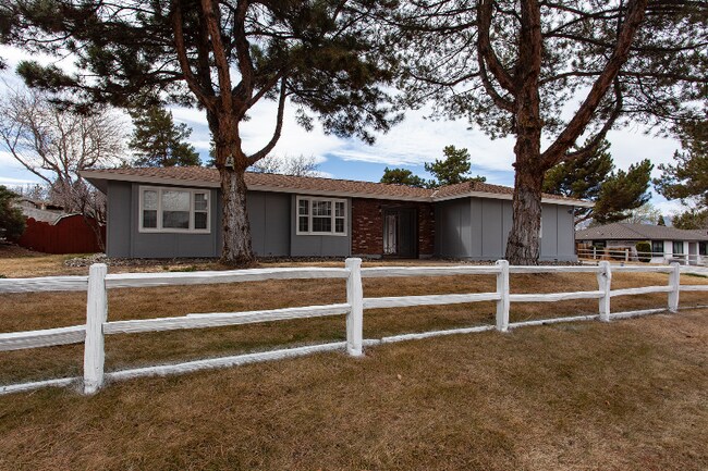 Building Photo - 7050 Pembroke Dr