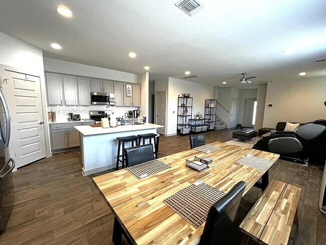 Building Photo - 4613 Quarrybank Dr.