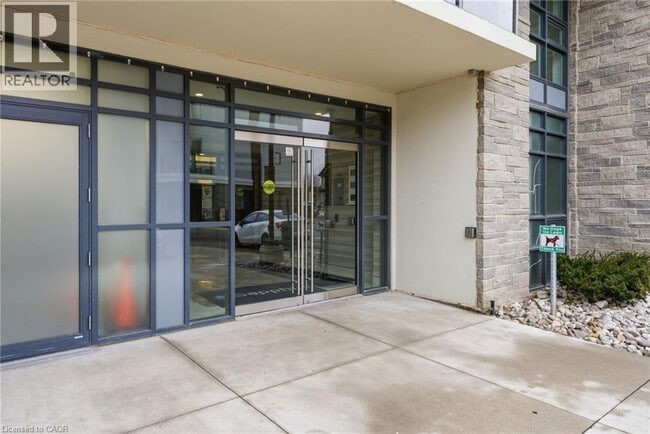 Building Photo - 101 Shoreview Pl