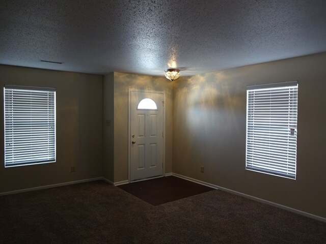 Building Photo - 527 Bridgewater Dr